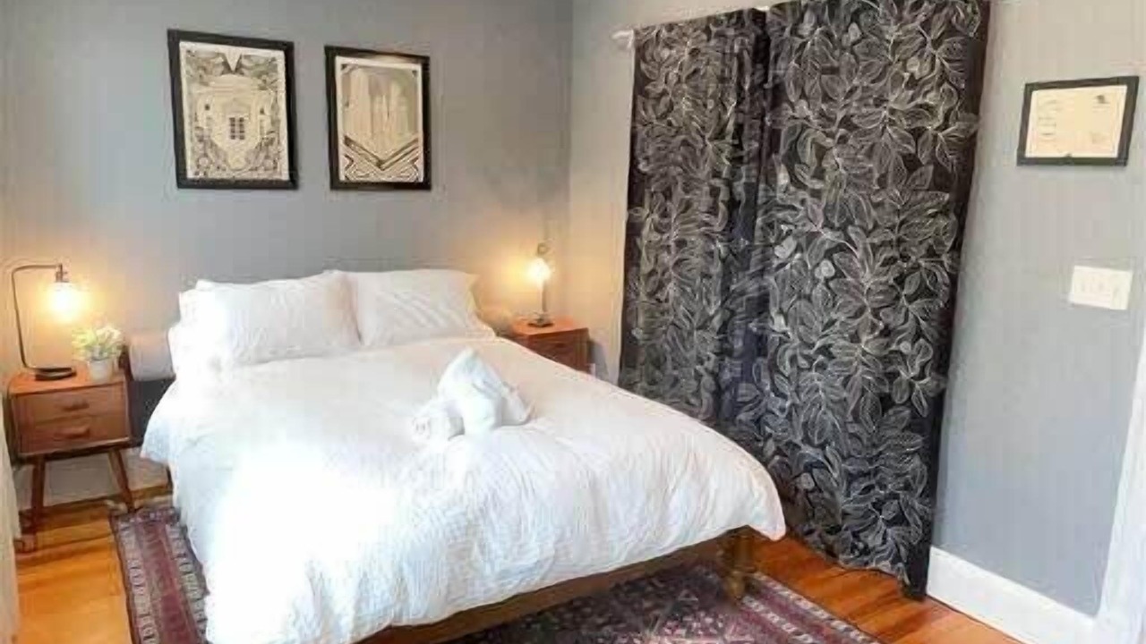 Photo of Bedroom in Lanier Heights