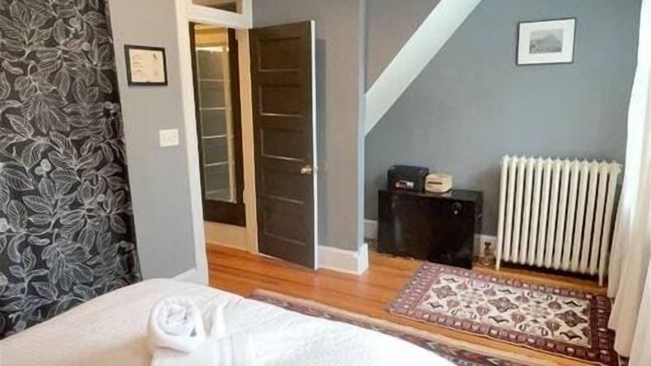 Photo of Bedroom in Lanier Heights