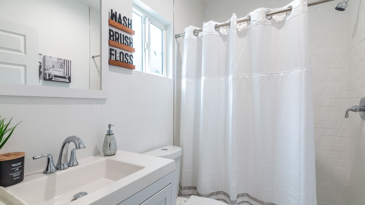 Photo of Bathroom in Harbor