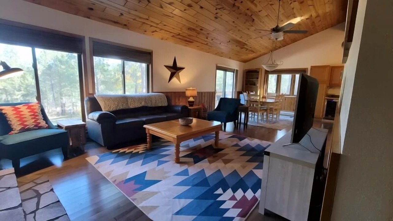 Photo of Livingroom in Custer