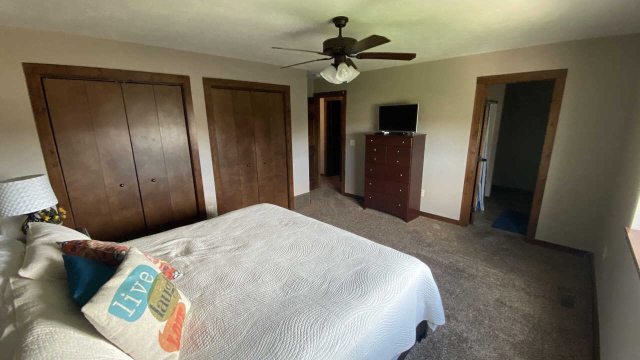 Photo of Bedroom in Spirit Lake