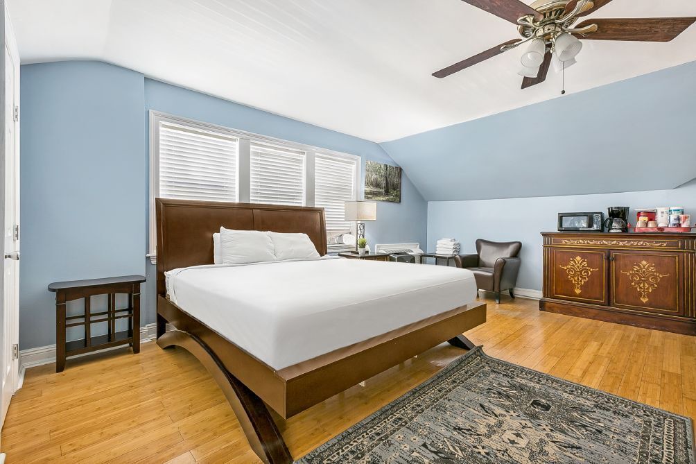 Photo of Bedroom in Mid-City
