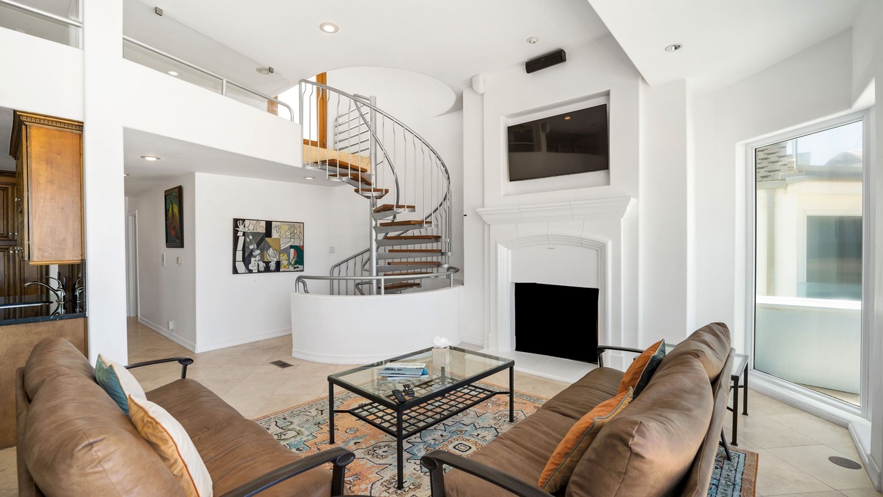 Photo of Livingroom in Hollywood