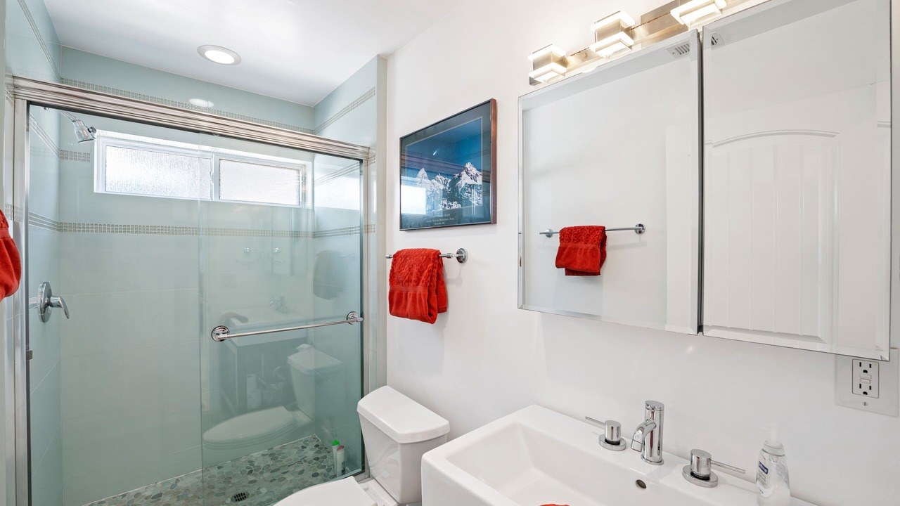 Photo of Bathroom in Hollywood