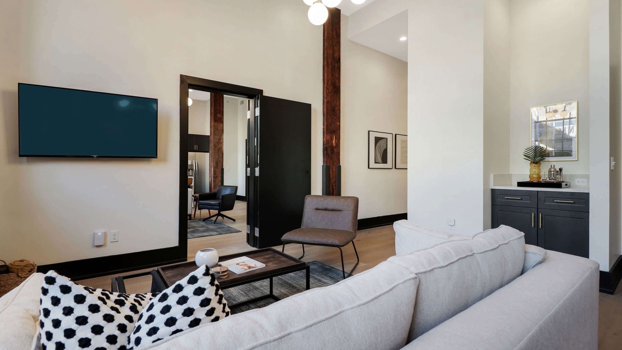 Photo of Livingroom in Arts/Warehouse District