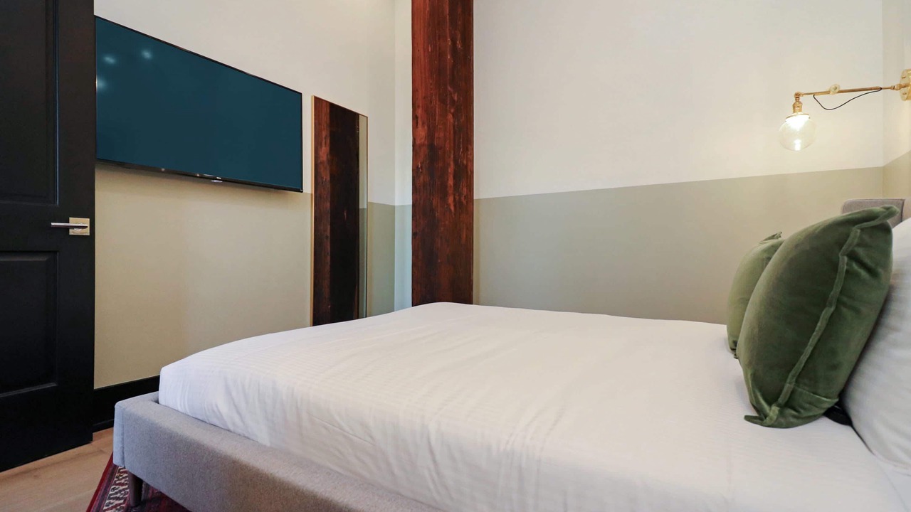 Photo of Bedroom in Arts/Warehouse District