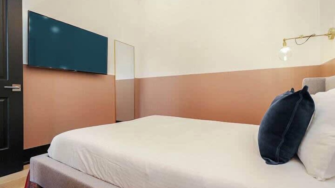 Photo of Bedroom in Arts/Warehouse District