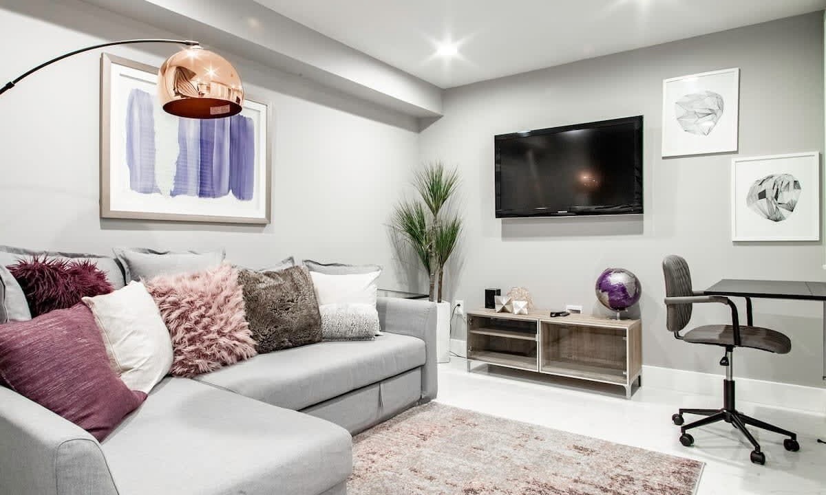 Photo of Livingroom in Truxton Circle