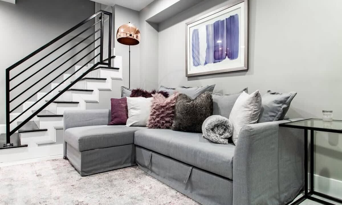 Photo of Livingroom in Truxton Circle