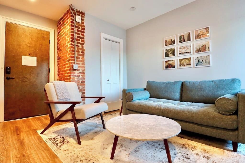 Photo of Livingroom in Old Town Alexandria