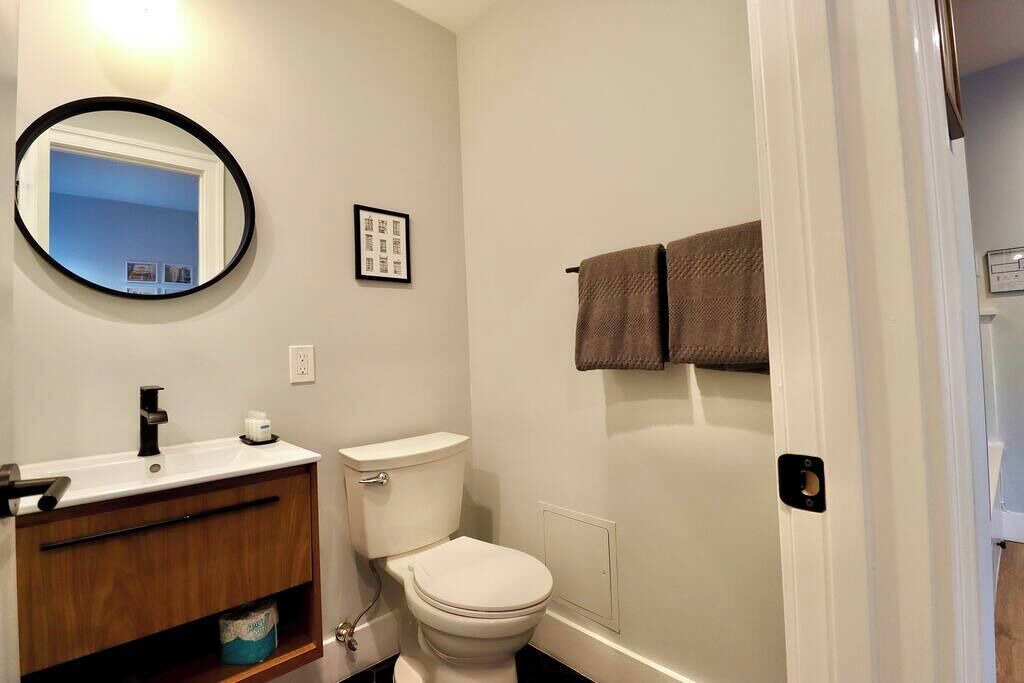 Photo of Bathroom in Old Town Alexandria