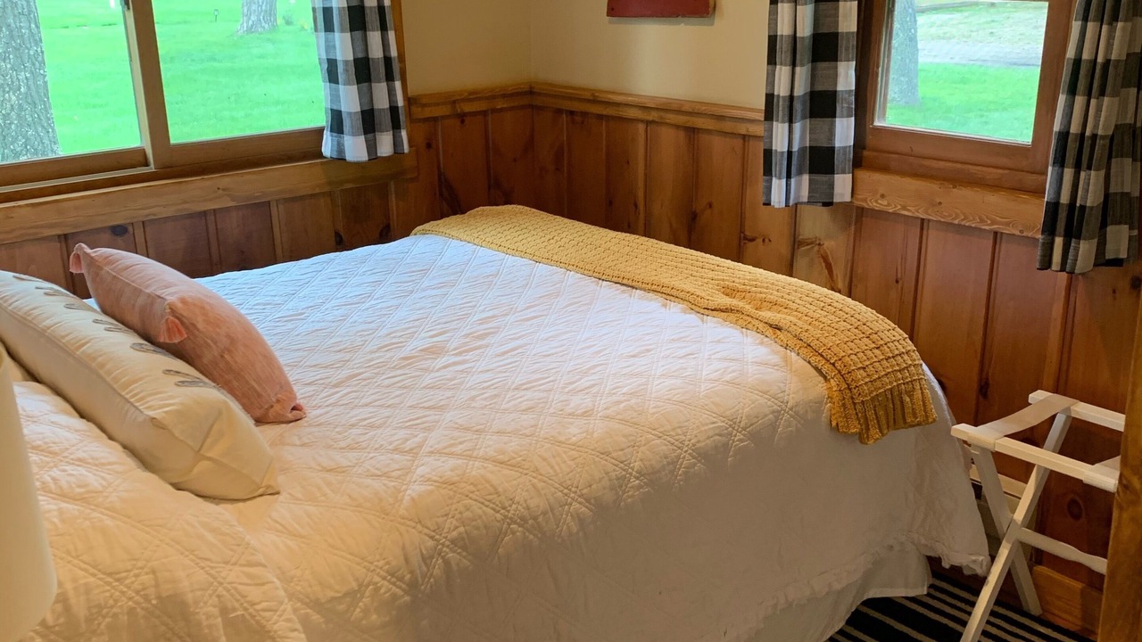 Photo of Bedroom in Crosslake