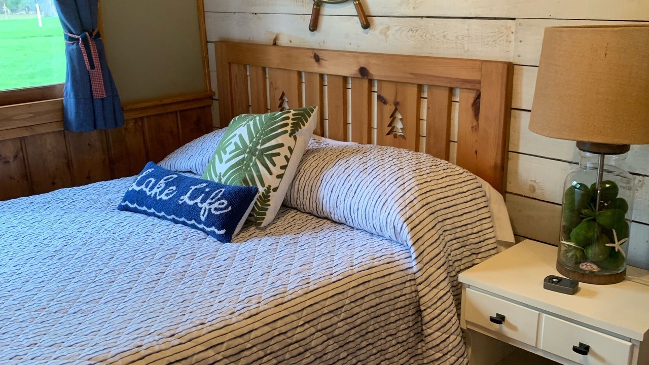 Photo of Bedroom in Crosslake