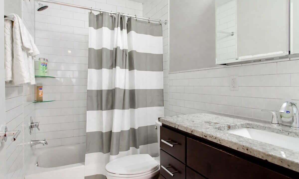 Photo of Bathroom in Stanton Park