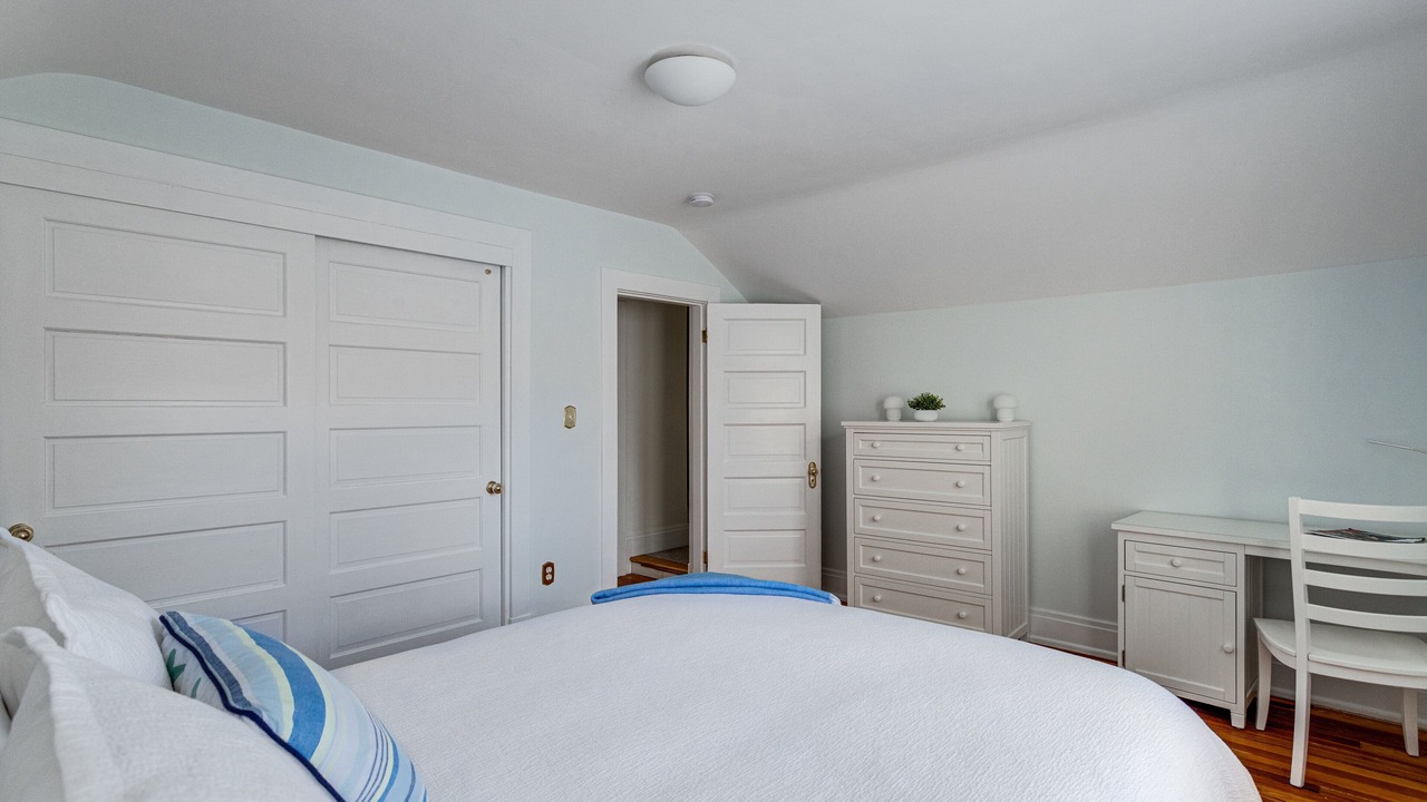 Photo of Bedroom in Rosemont