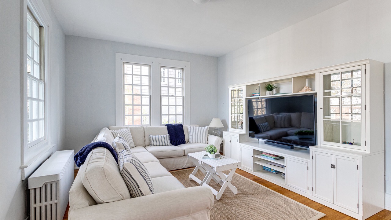 Photo of Livingroom in Rosemont
