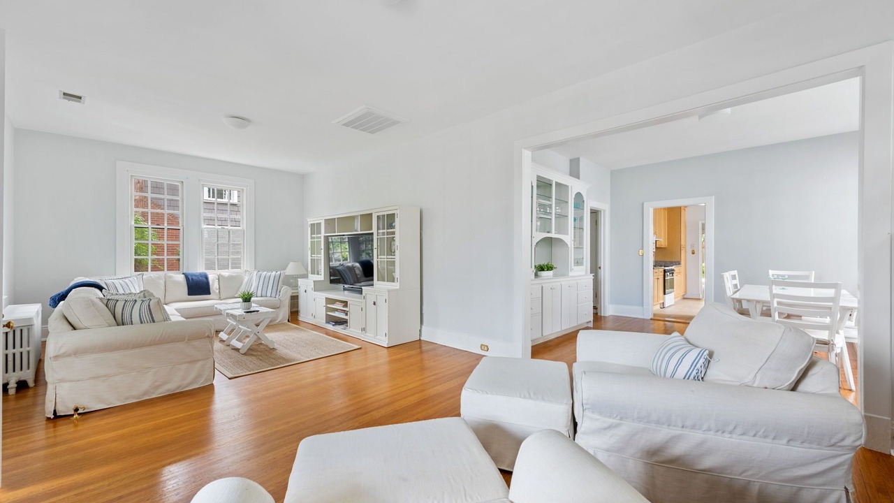 Photo of Livingroom in Rosemont