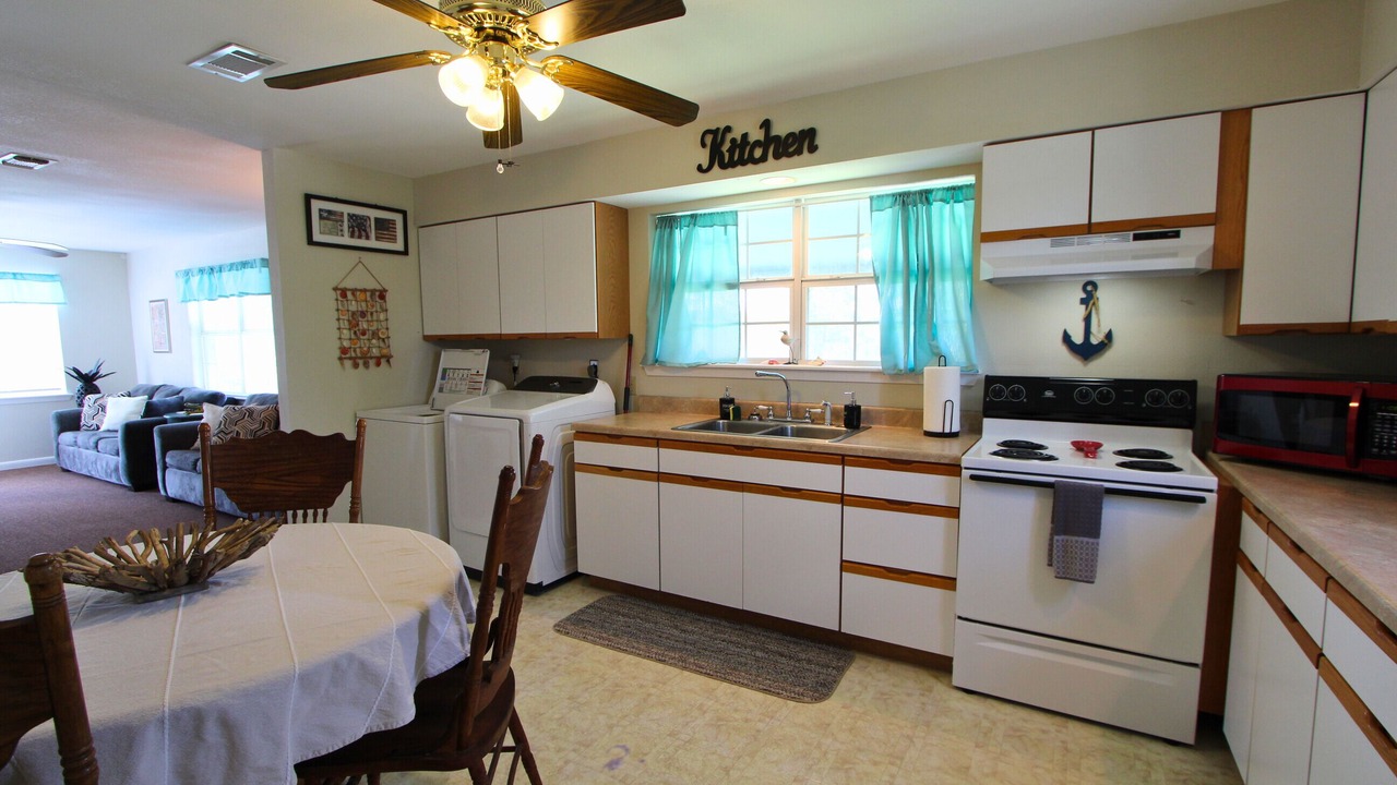 Photo of Kitchen in Shoreline Park