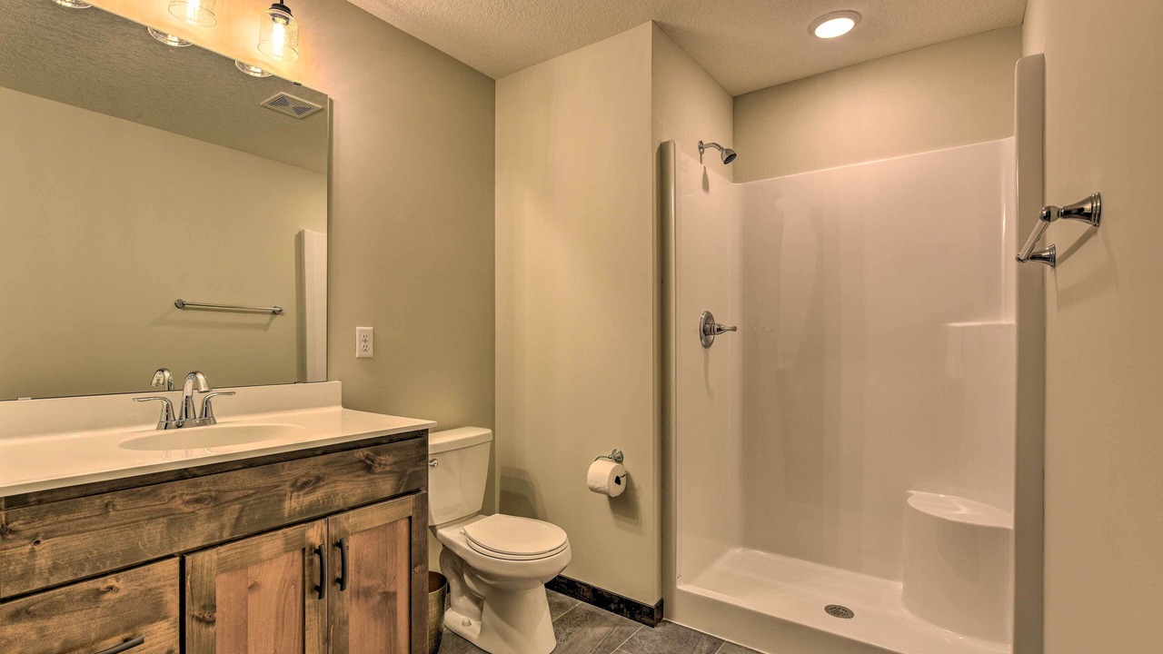 Photo of Bathroom in Lake Shore