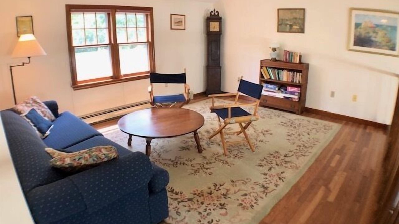 Photo of Livingroom in Campground Landing
