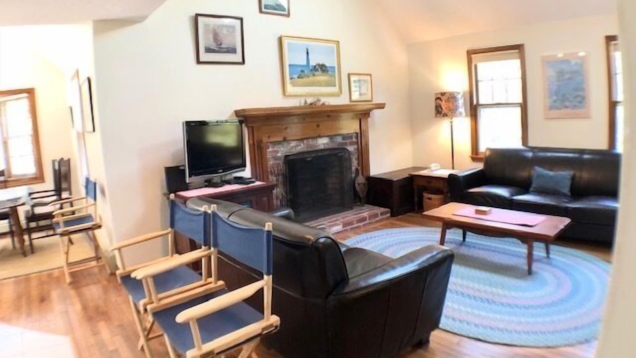Photo of Livingroom in Campground Landing