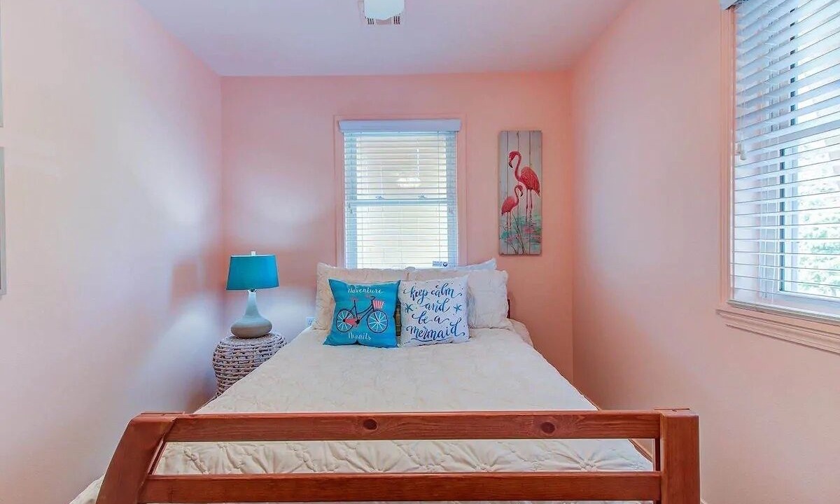 Photo of Bedroom in Shoreline Park