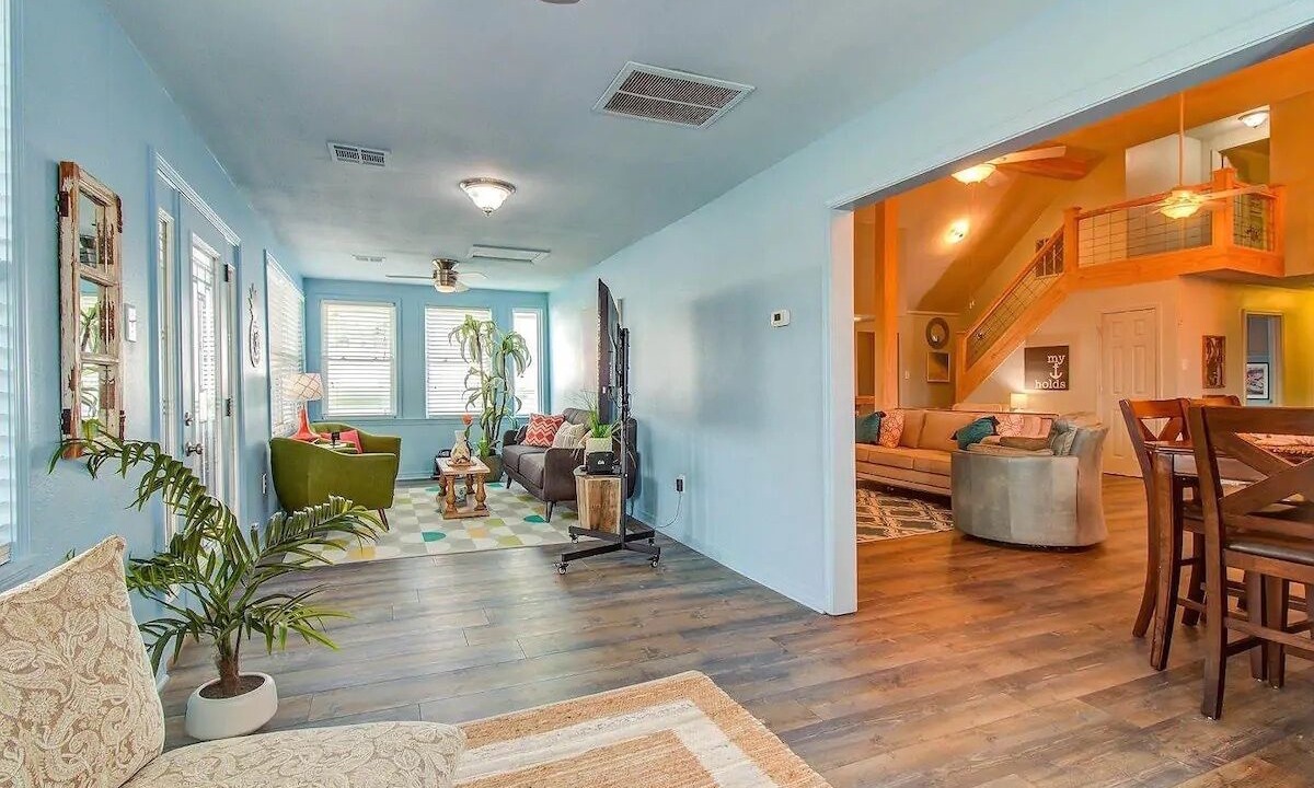 Photo of Livingroom in Shoreline Park