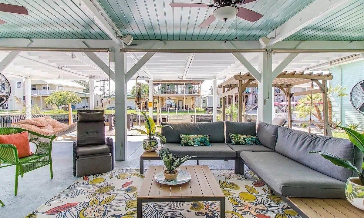 Photo of Patio Balcony in Shoreline Park