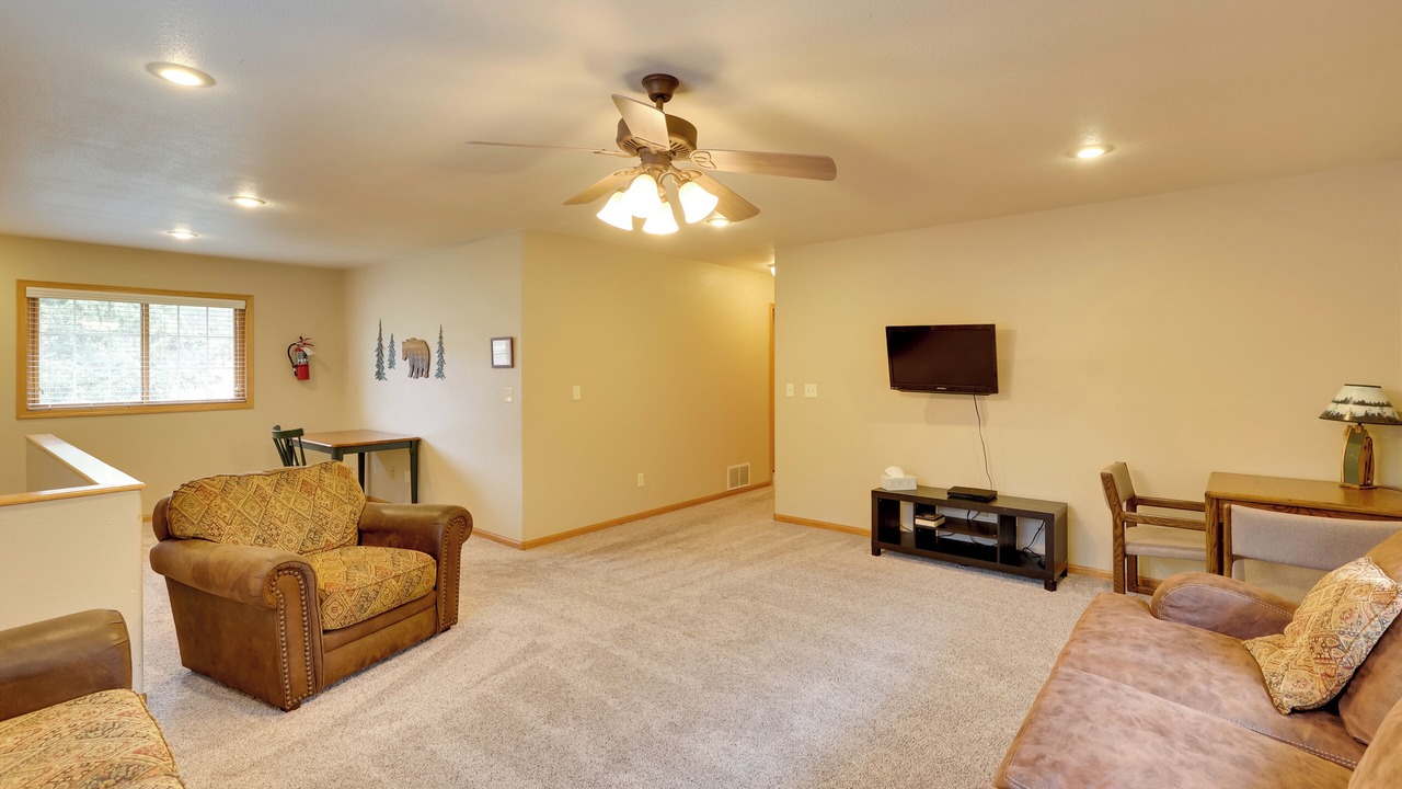 Photo of Livingroom in Hill City