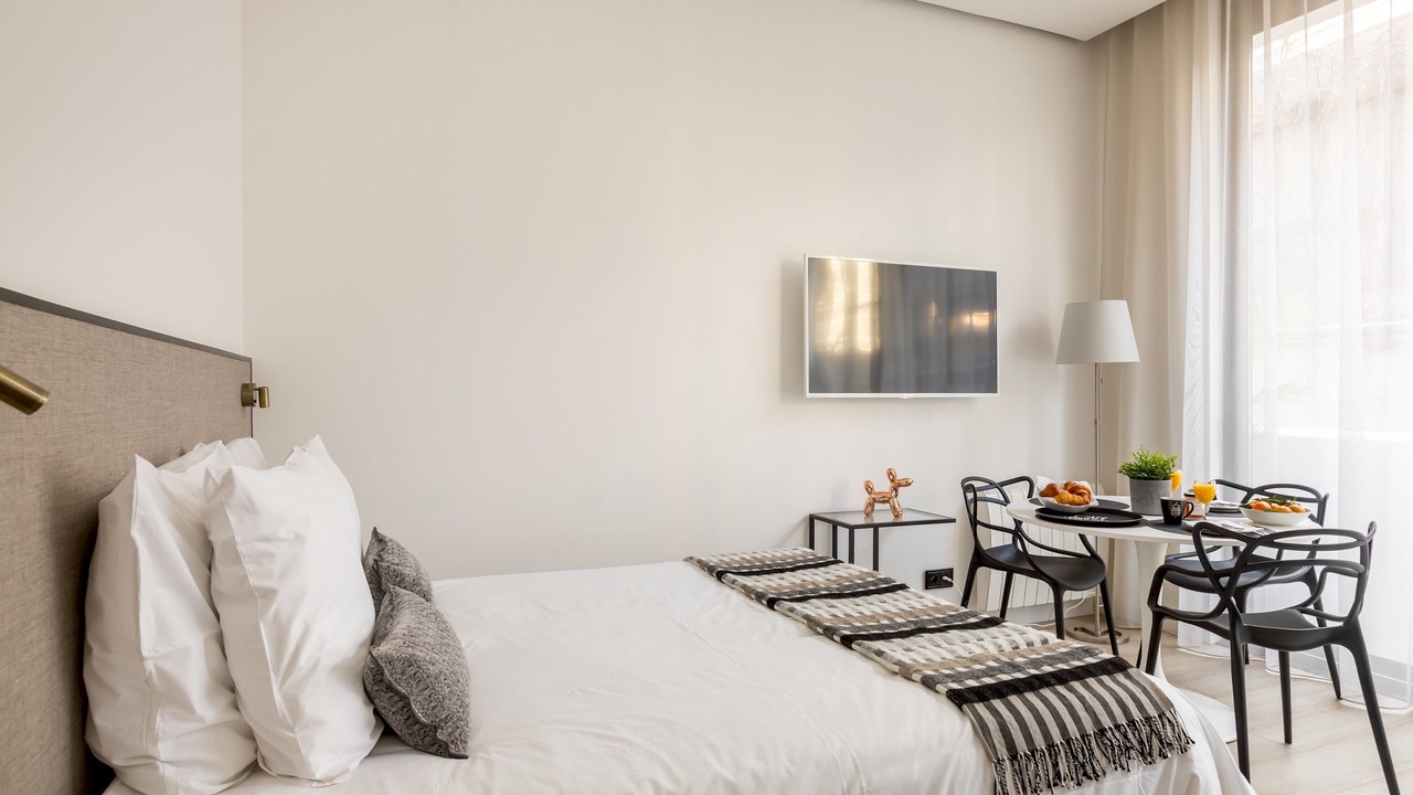 Photo of Bedroom in 15th Arrondissement