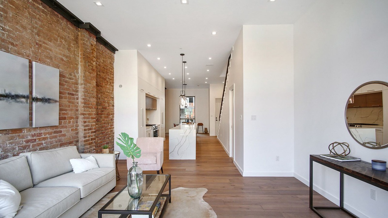 Photo of Livingroom in French Quarter