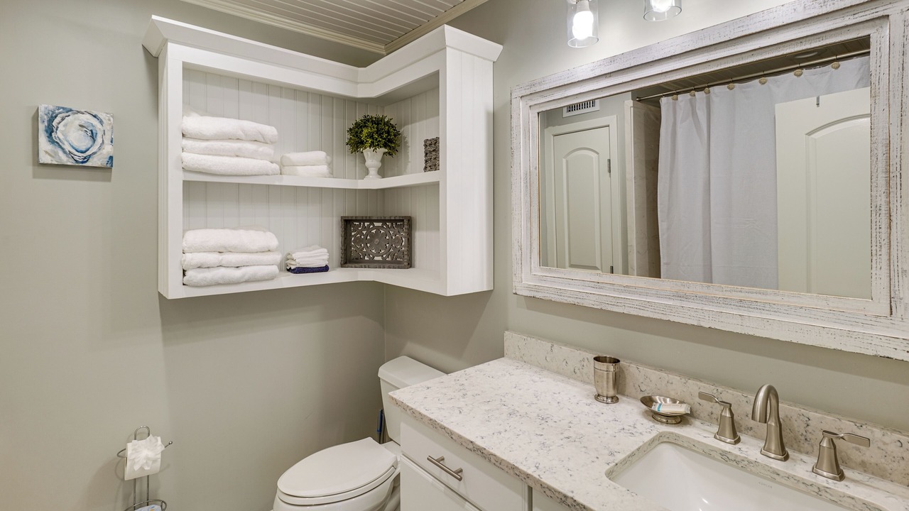 Photo of Bathroom in Diamondhead