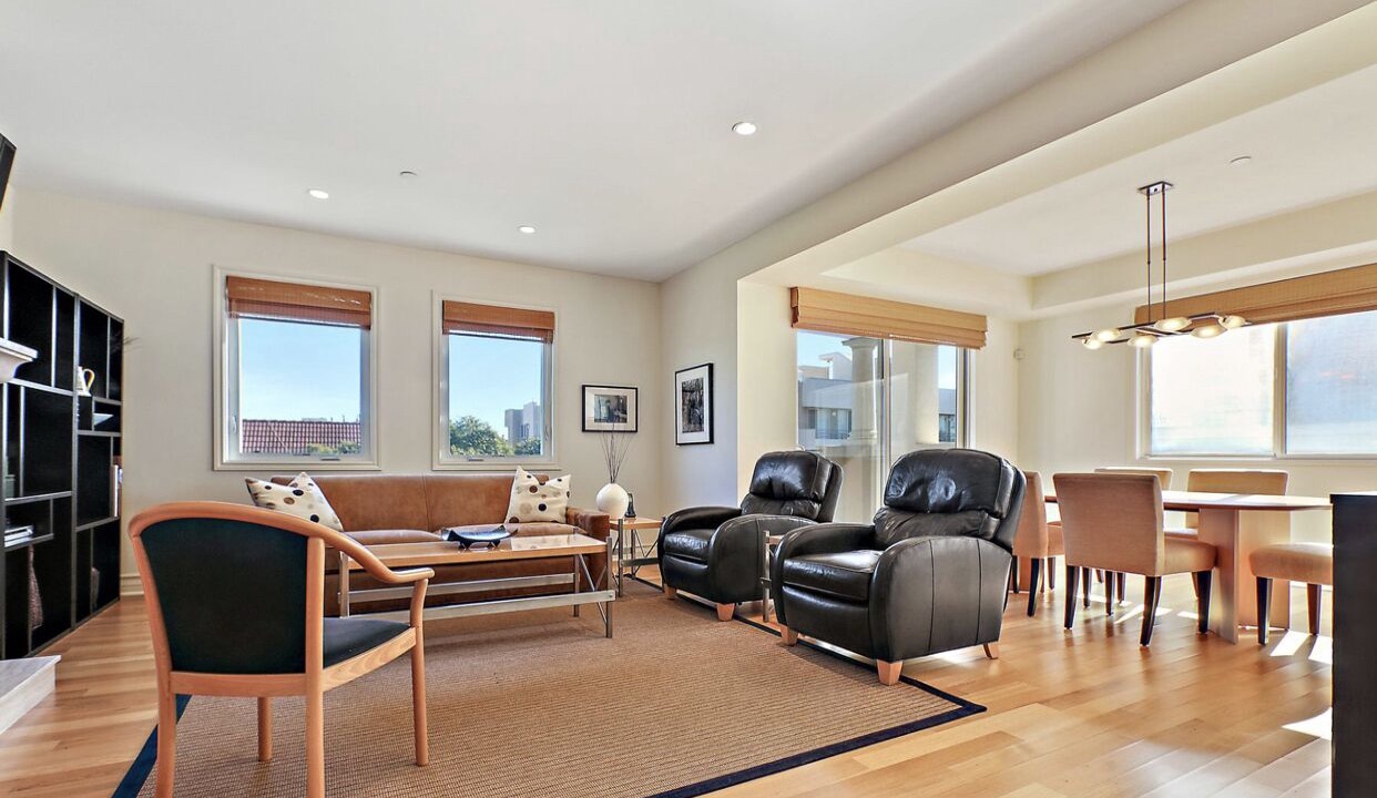 Photo of Livingroom in Beverly Grove