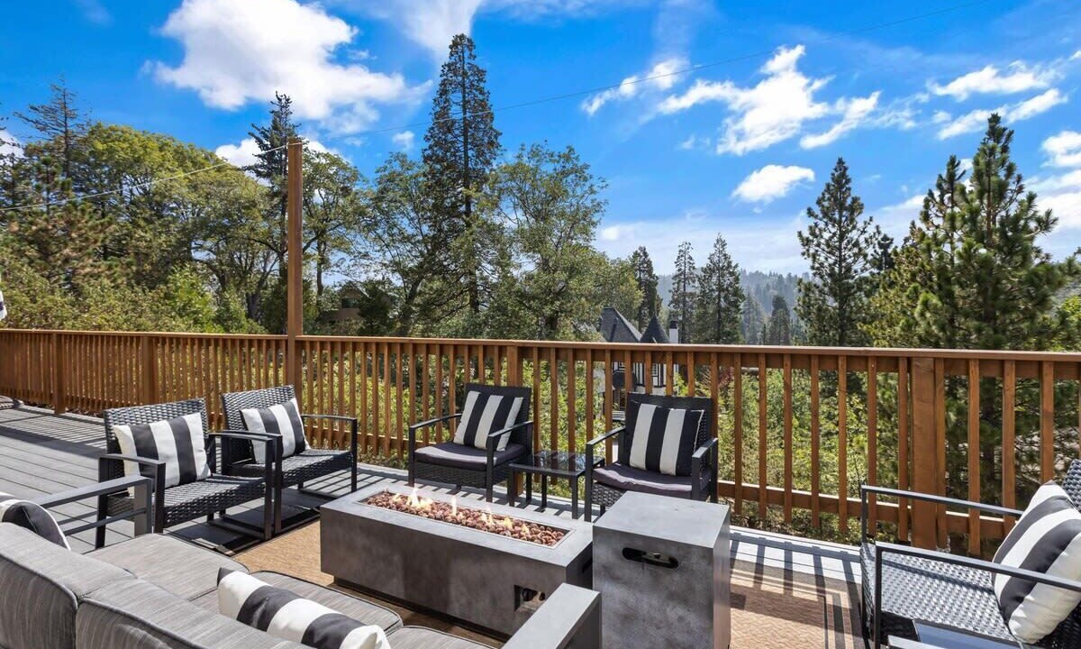 Photo of Others in Lake Arrowhead