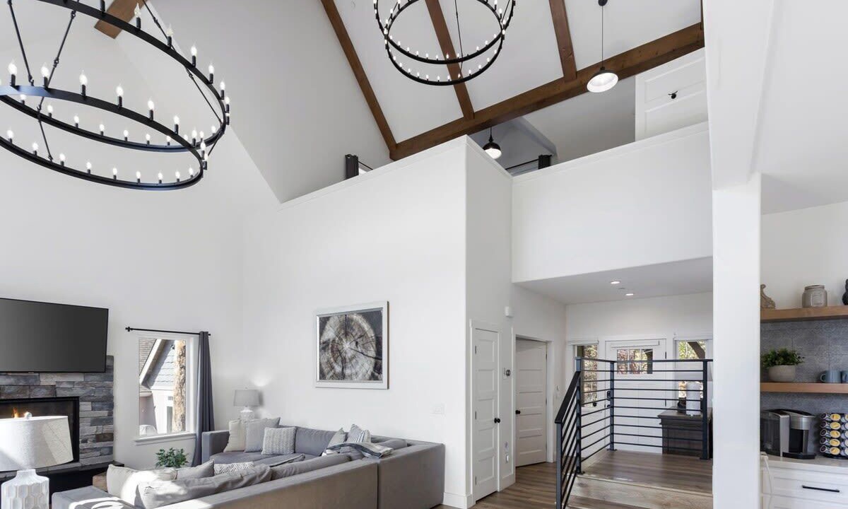 Photo of Bedroom in Lake Arrowhead