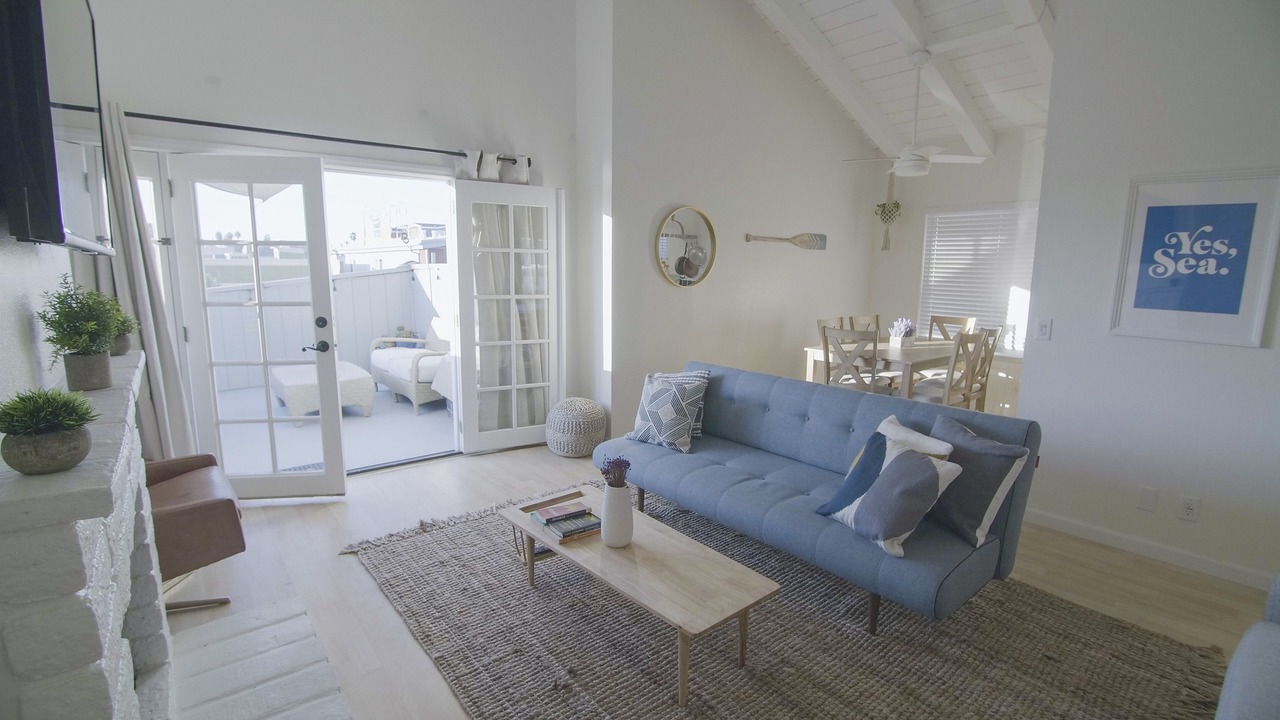 Photo of Livingroom in Newport Shores