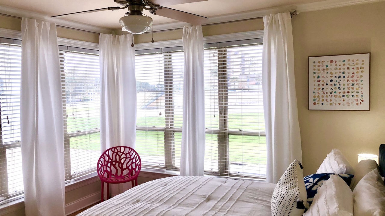 Photo of Bedroom in Lake Shore - Lake Vista