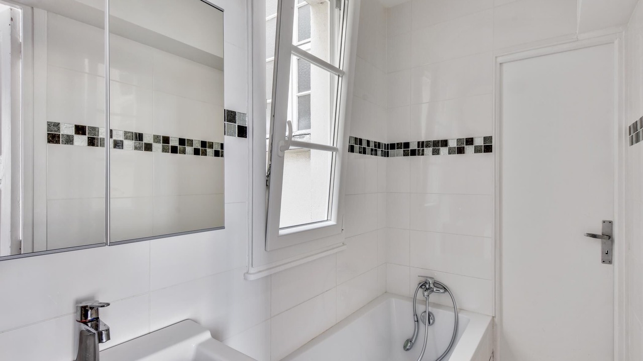 Photo of Bathroom in 14th Arrondissement