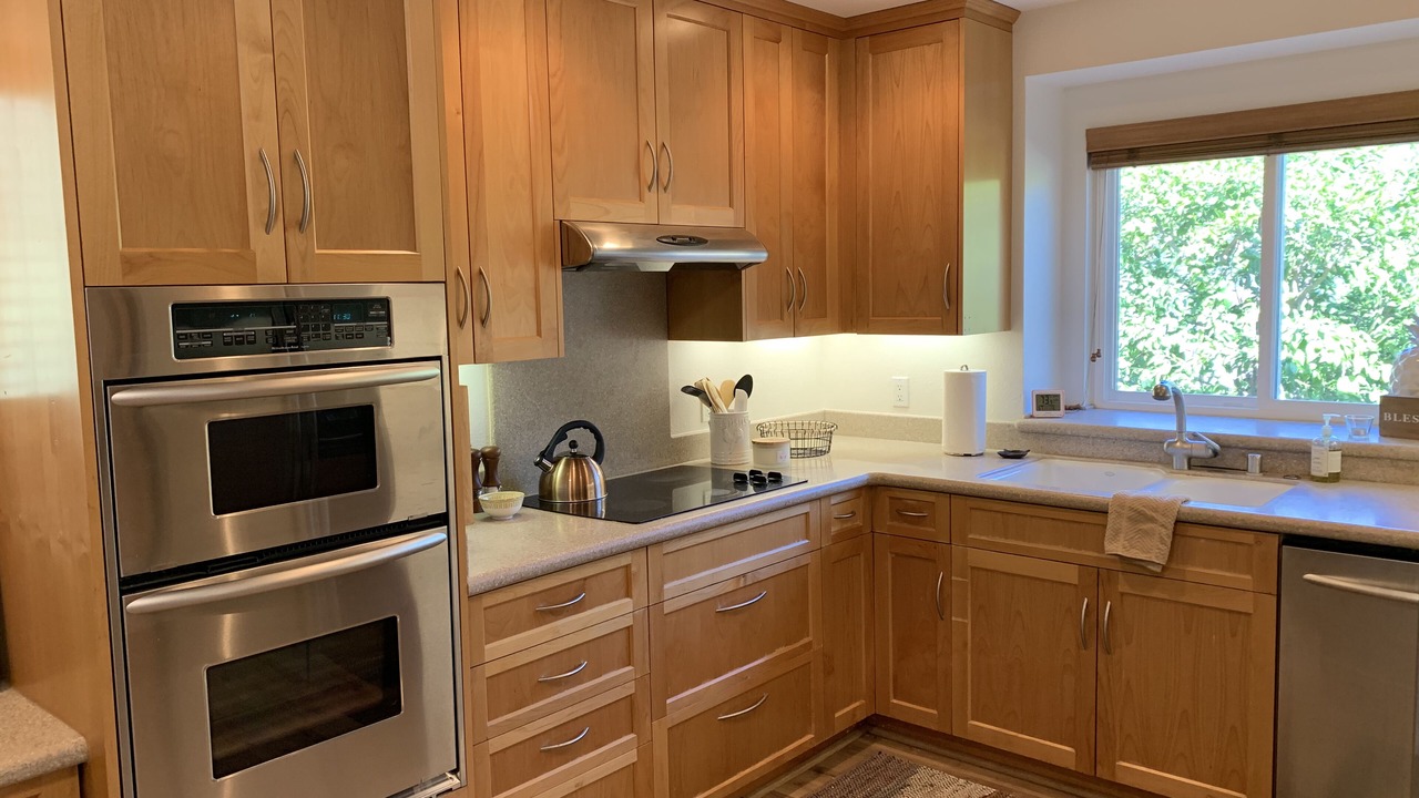 Photo of Kitchen in Meiners Oaks