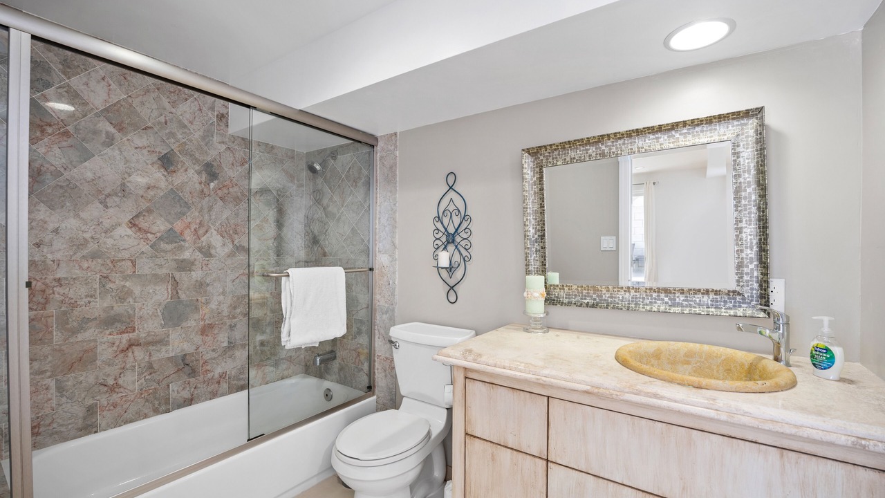 Photo of Bathroom in Hollywood