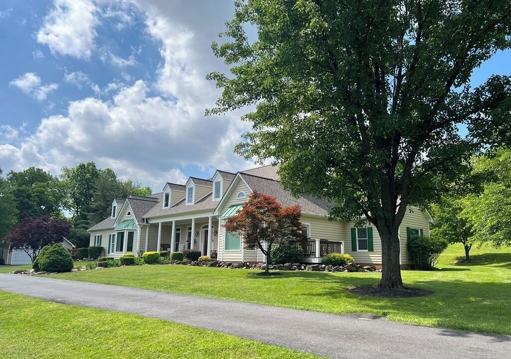 Photo of Outdoor in Round Hill