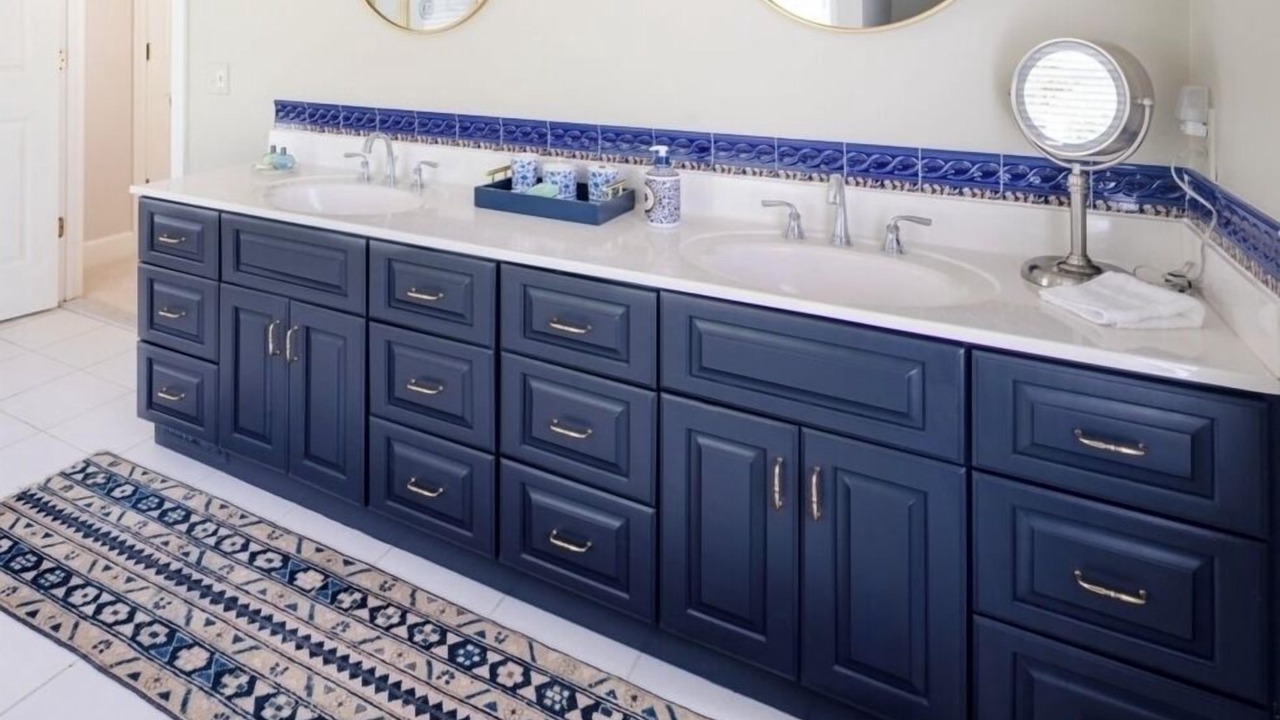 Photo of Bathroom in Round Hill