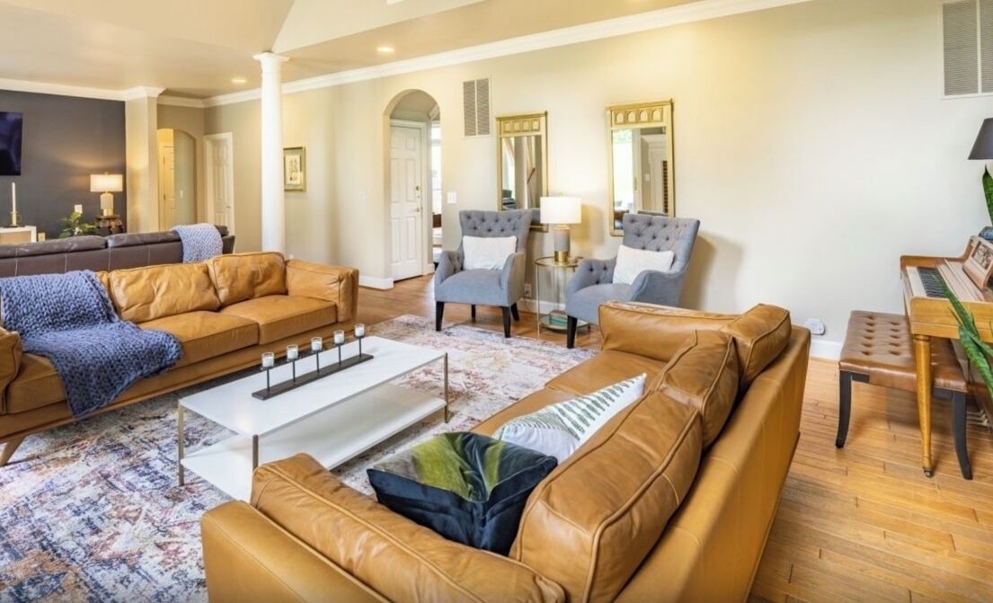 Photo of Livingroom in Round Hill