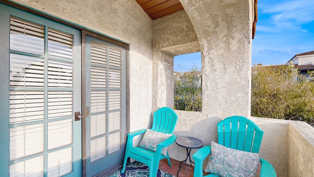 Photo of Patio Balcony in East Beach