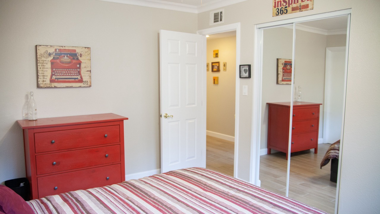 Photo of Bedroom in Orange