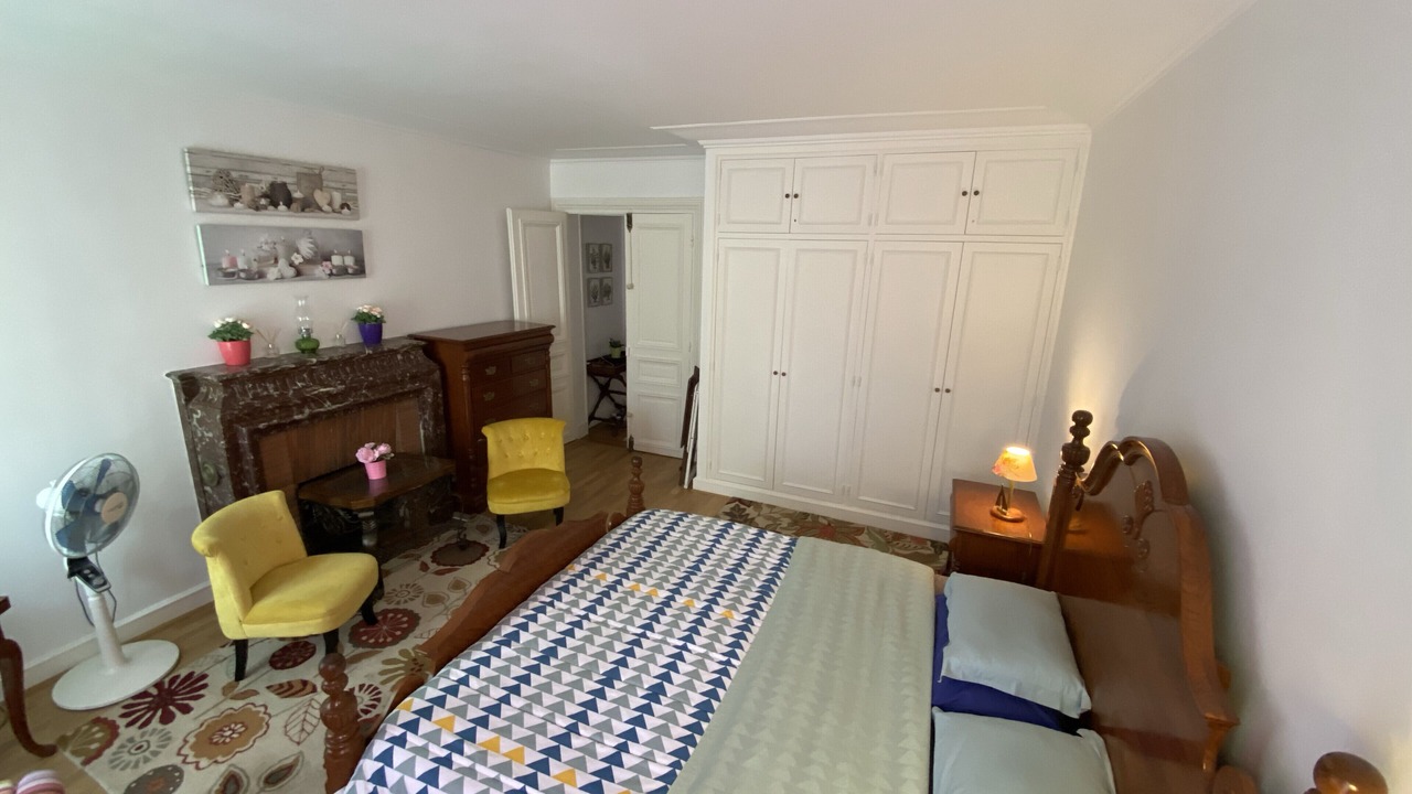 Photo of Bedroom in Chaillot