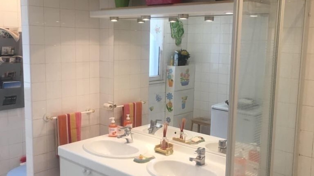 Photo of Bathroom in Chaillot