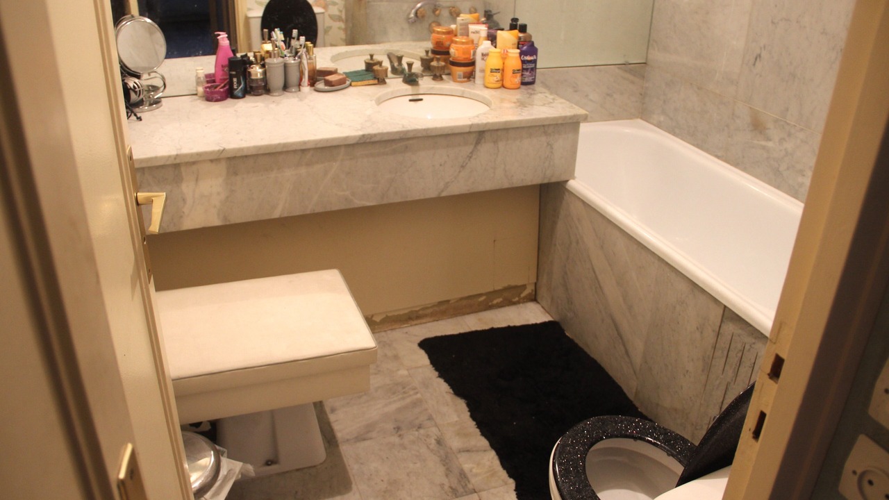 Photo of Bathroom in Le Chesnay