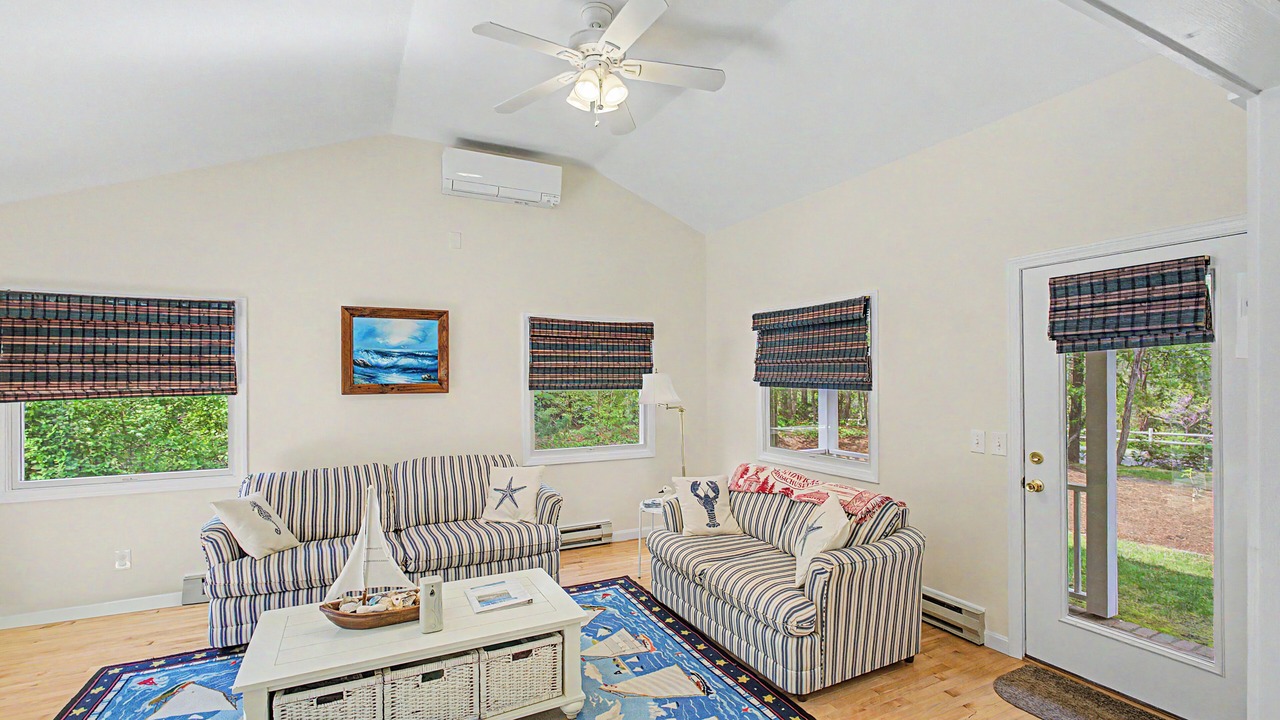 Photo of Livingroom in East Sandwich