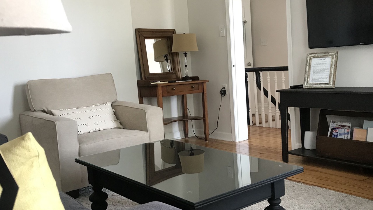 Photo of Livingroom in Historic District